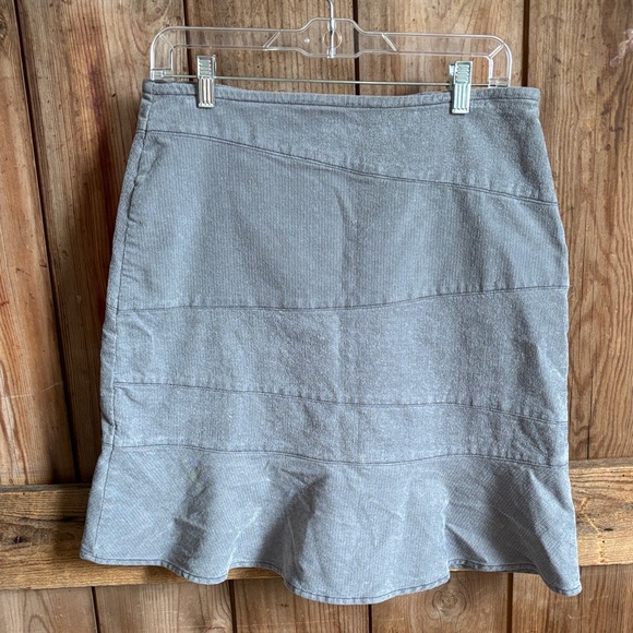 Royal Robbins Dresses & Skirts - Royal Robbins Gray Corduroy Skirt